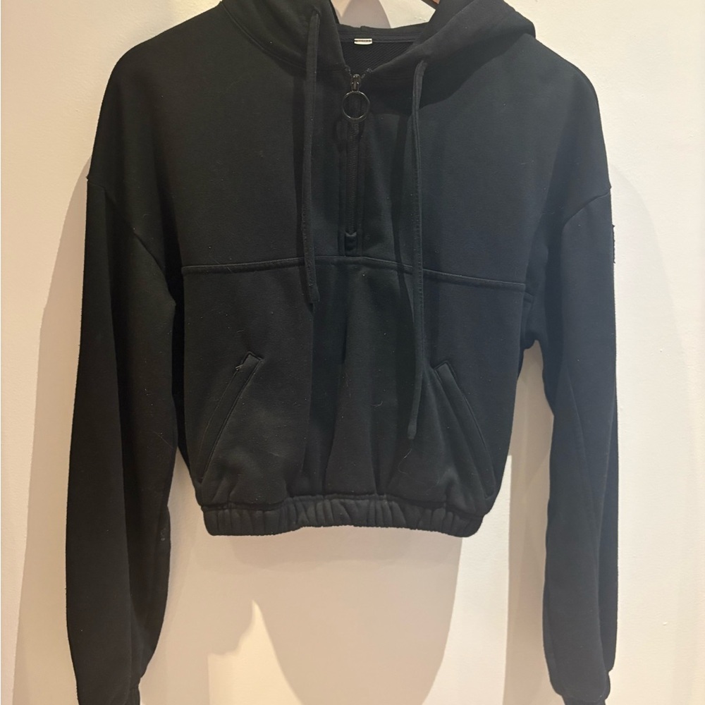 Alo Black Cropped Hoodie